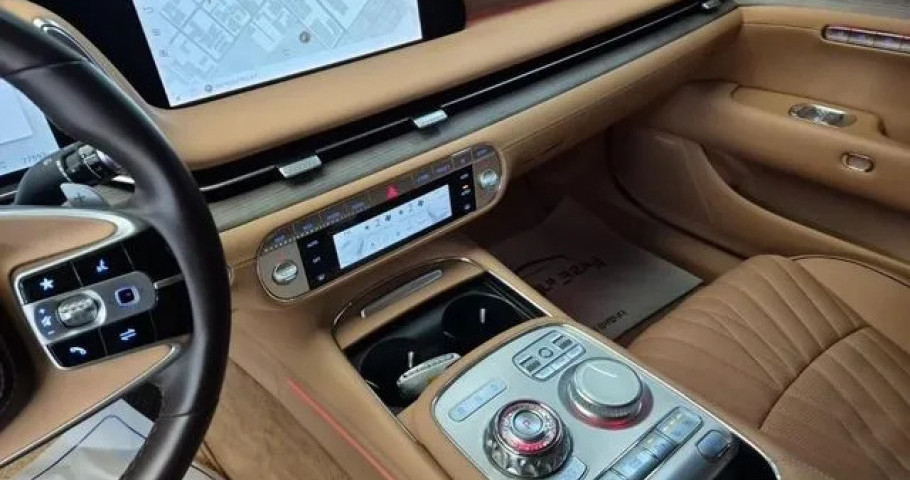 Genesis G90 