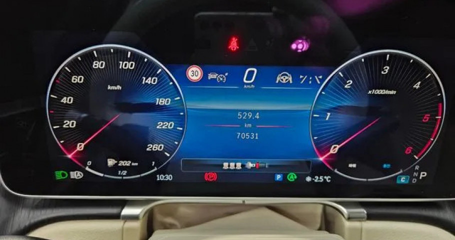 Mercedes-Benz S-Class 