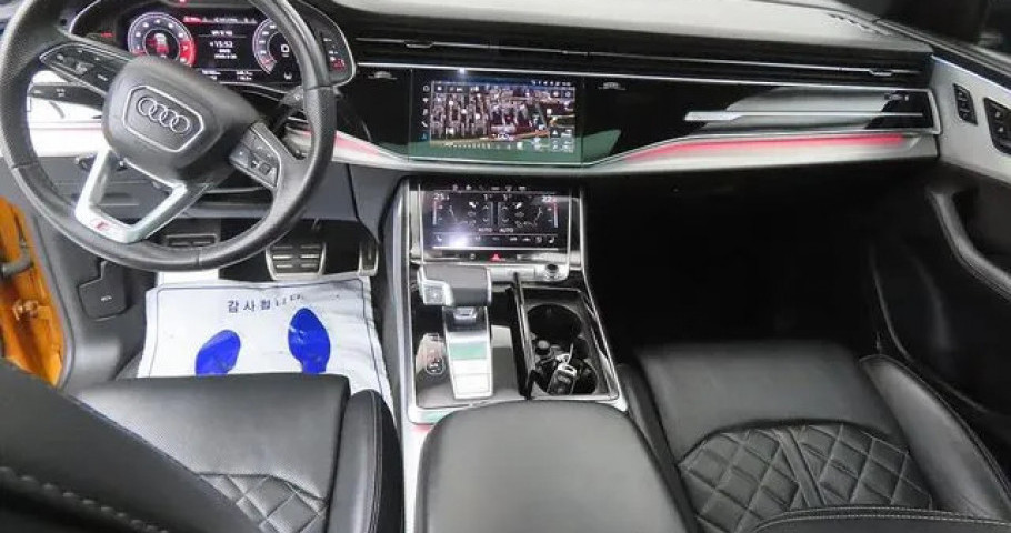 Audi Q8 