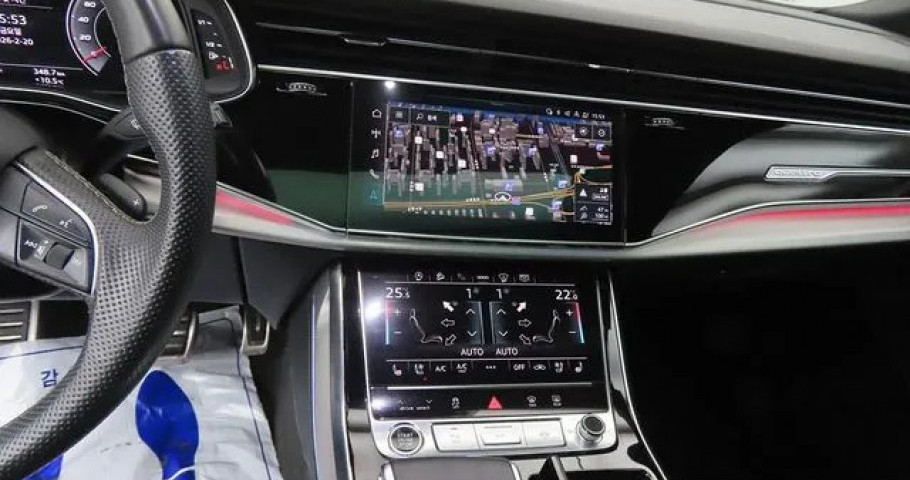 Audi Q8 