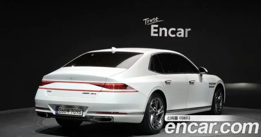 Genesis G90 