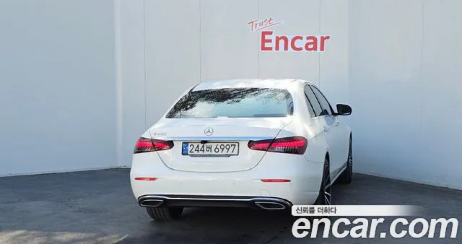 Mercedes-Benz E-Class 