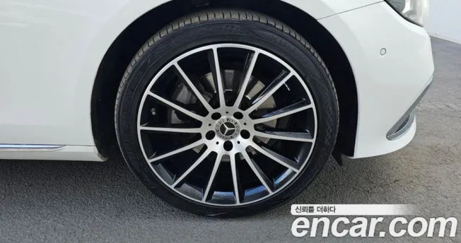 Mercedes-Benz E-Class 