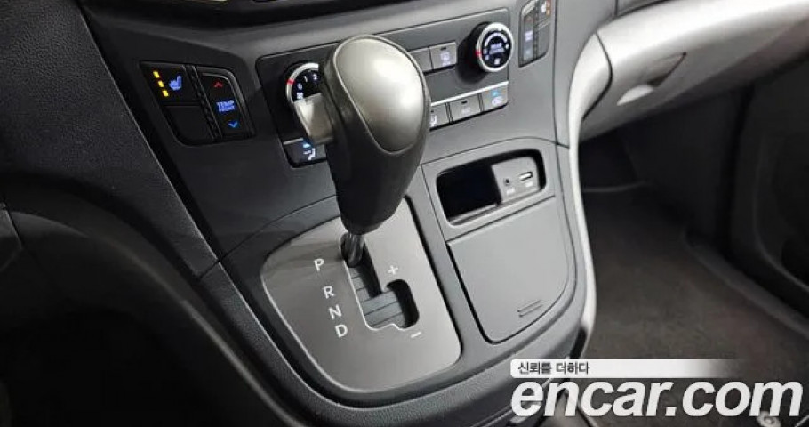 Hyundai Starex 
