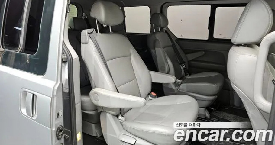 Hyundai Starex 