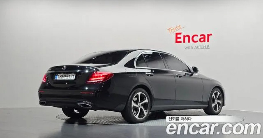 Mercedes-Benz E-Class 