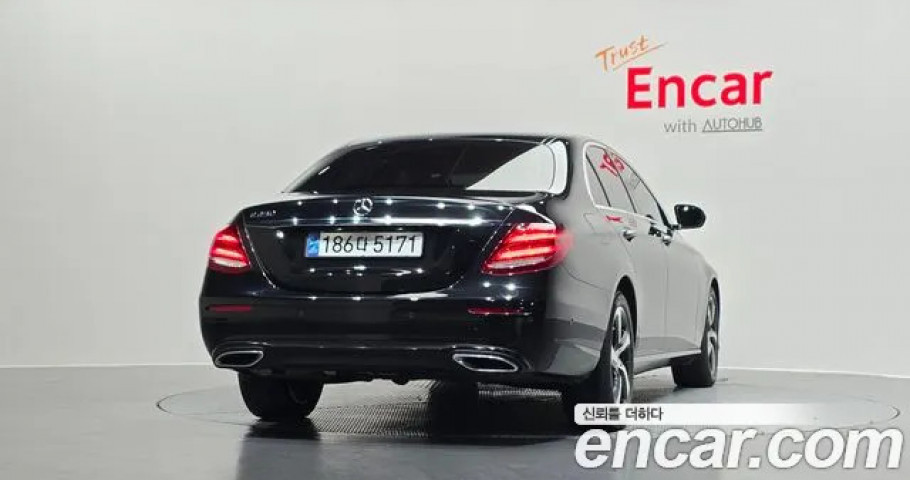 Mercedes-Benz E-Class 
