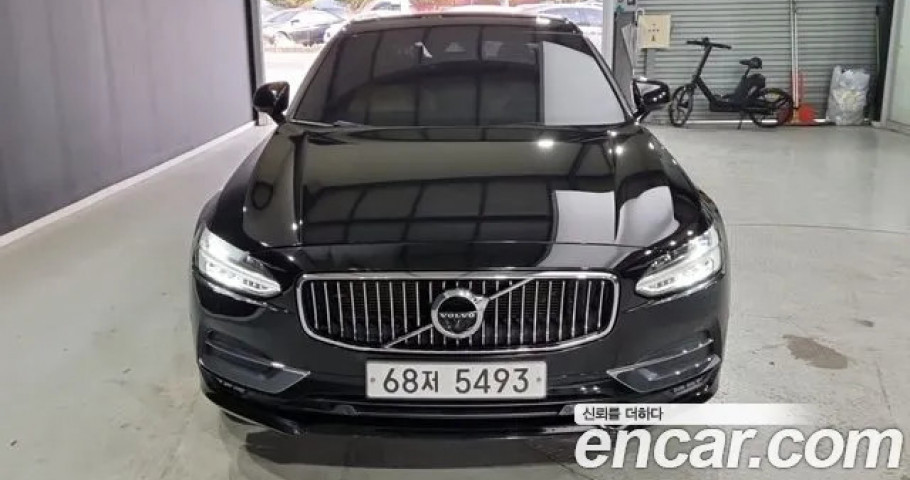 Volvo S90 