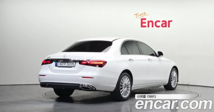 Mercedes-Benz E-Class 