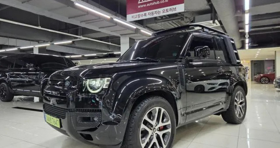 Land Rover Defender 