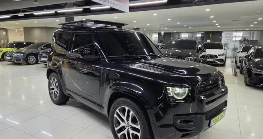 Land Rover Defender 