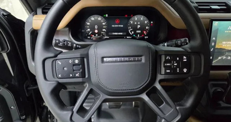 Land Rover Defender 