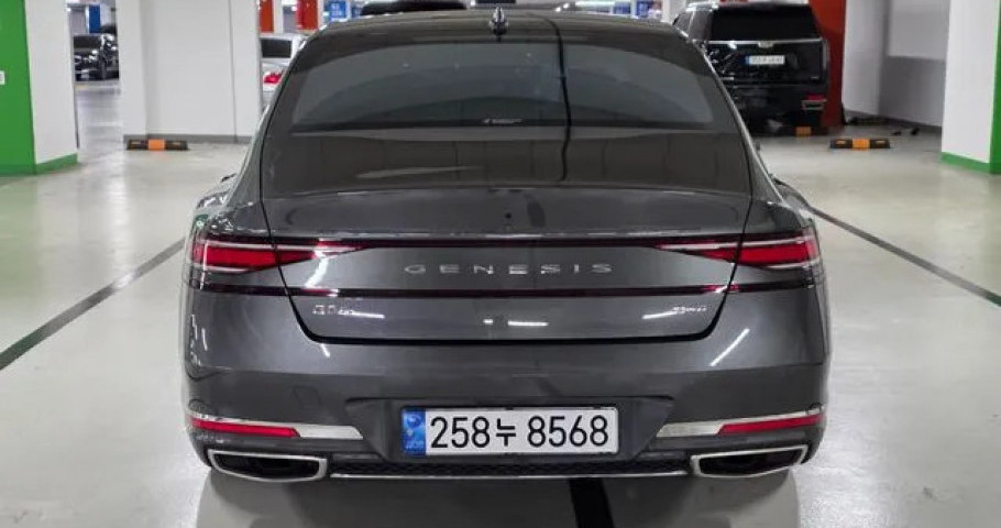 Genesis G90 