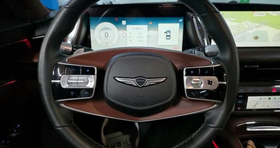 Genesis G90 