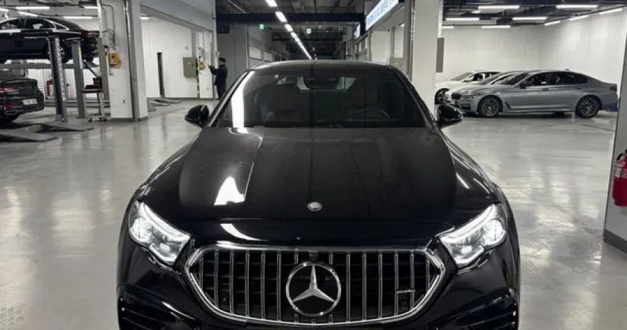 Mercedes-Benz E-Class 