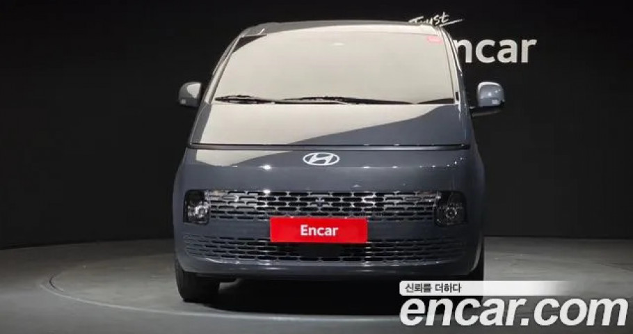 Hyundai Staria 