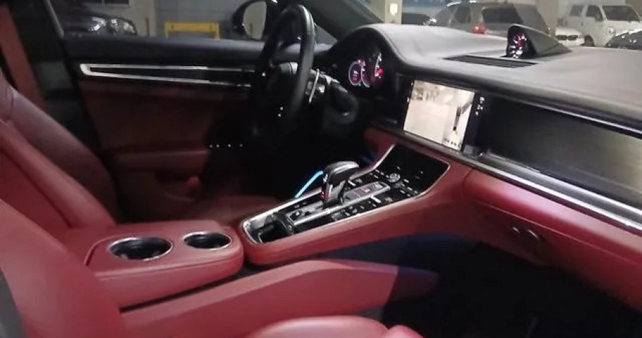 Porsche Panamera 