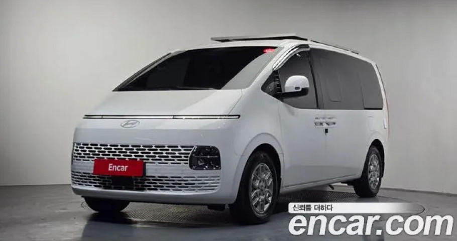 Hyundai Staria 