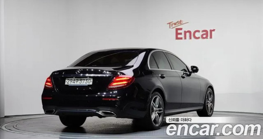 Mercedes-Benz E-Class 