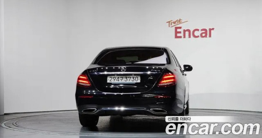Mercedes-Benz E-Class 