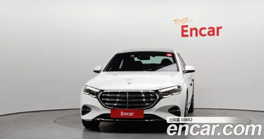 Mercedes-Benz E-Class 