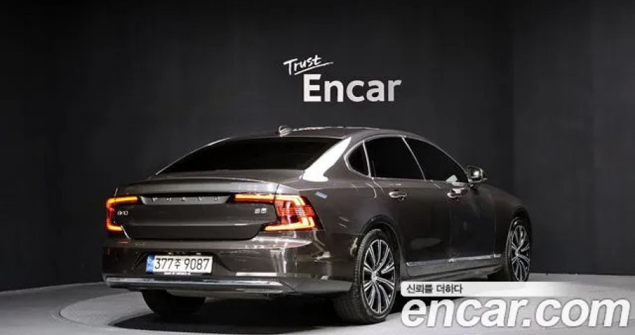 Volvo S90 