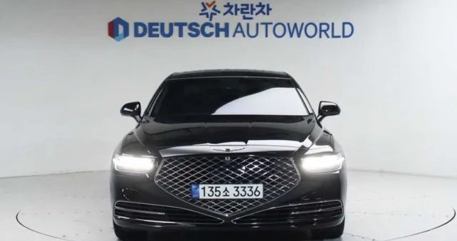 Genesis G90 