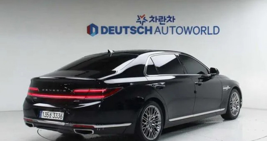 Genesis G90 