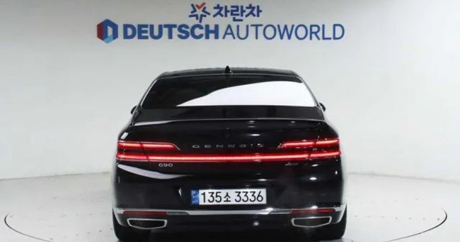 Genesis G90 