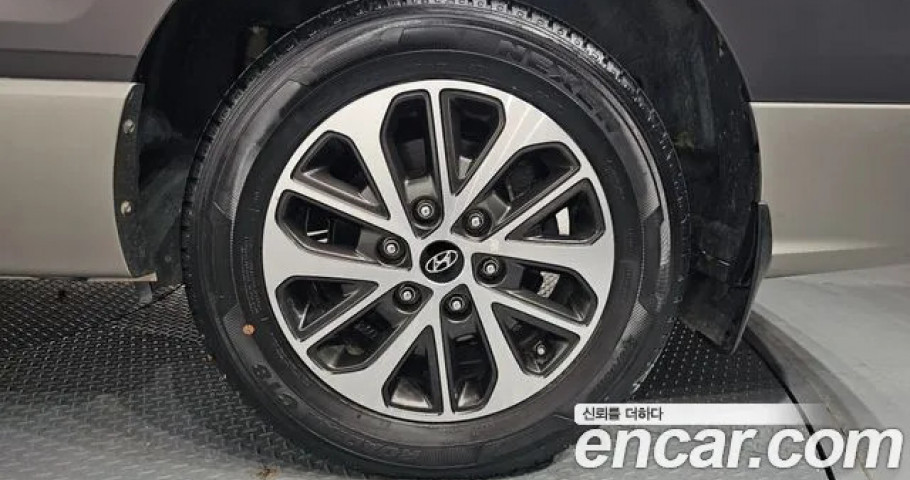 Hyundai Starex 