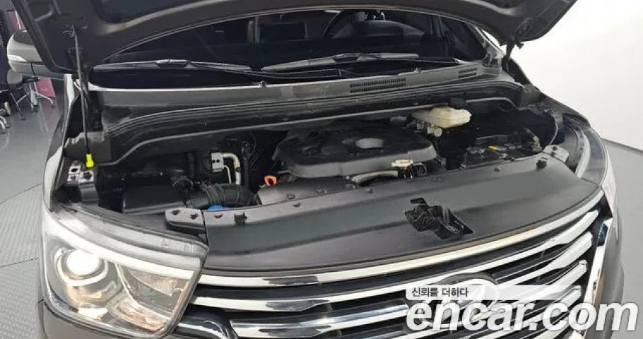 Hyundai Starex 