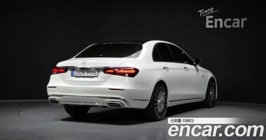 Mercedes-Benz E-Class 
