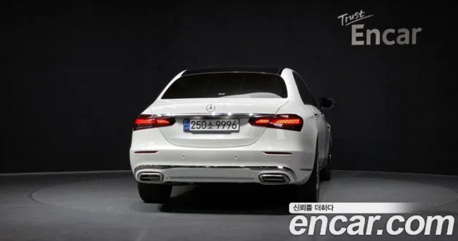 Mercedes-Benz E-Class 