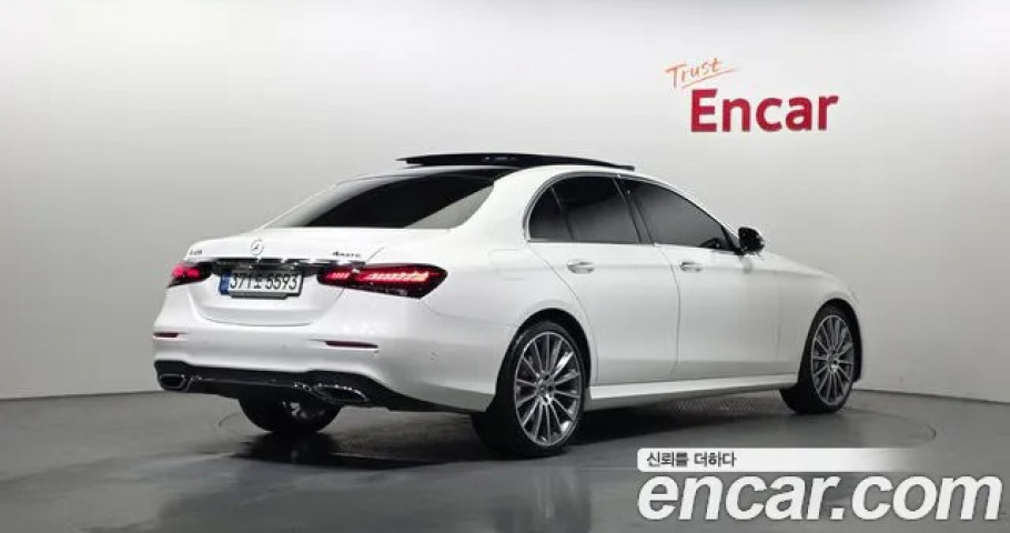 Mercedes-Benz E-Class 