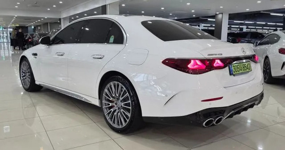 Mercedes-Benz E-Class 