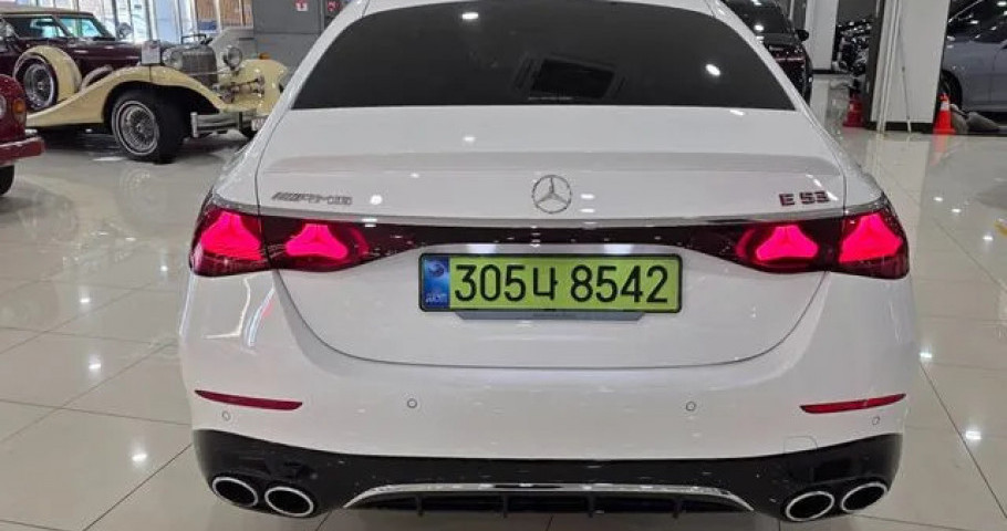 Mercedes-Benz E-Class 