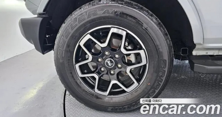 Ford Bronco 