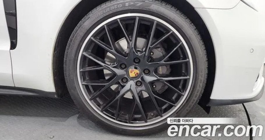 Porsche Panamera 