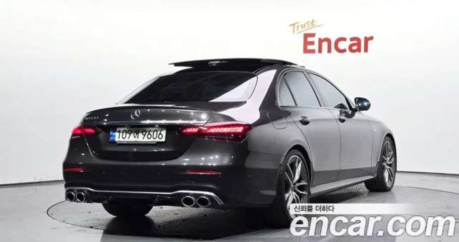 Mercedes-Benz E-Class 