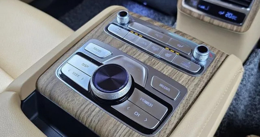 Kia K9 