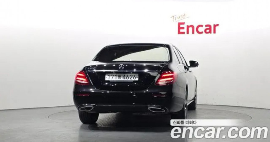Mercedes-Benz E-Class 