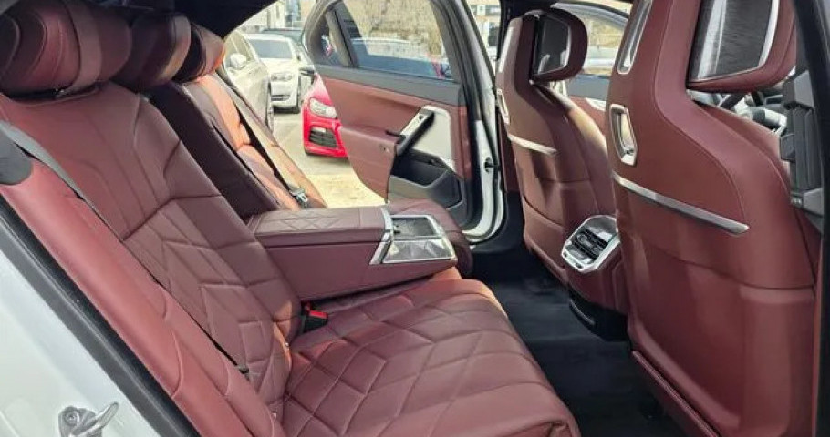Bmw 7-Series 