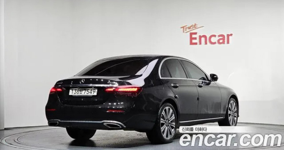Mercedes-Benz E-Class 
