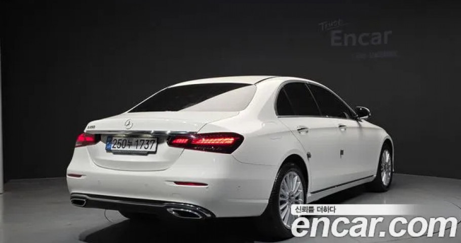 Mercedes-Benz E-Class 