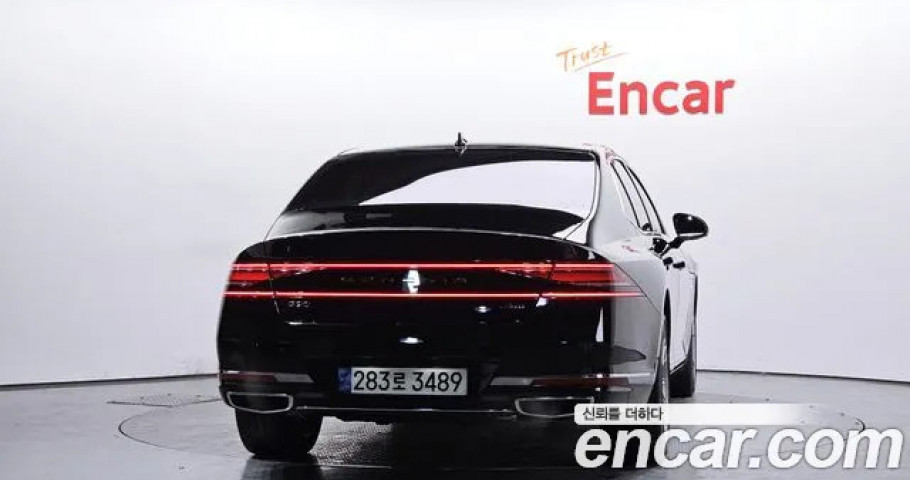 Genesis G90 
