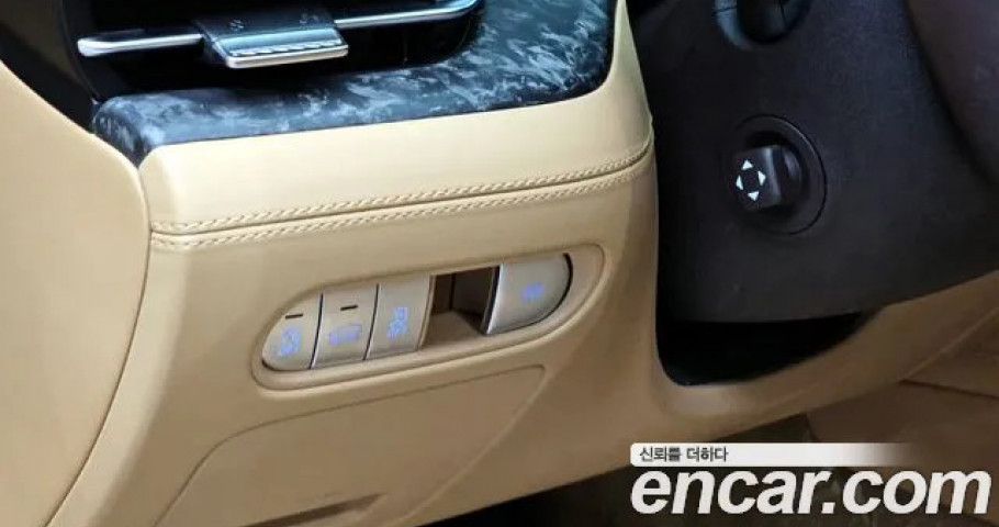 Genesis G90 