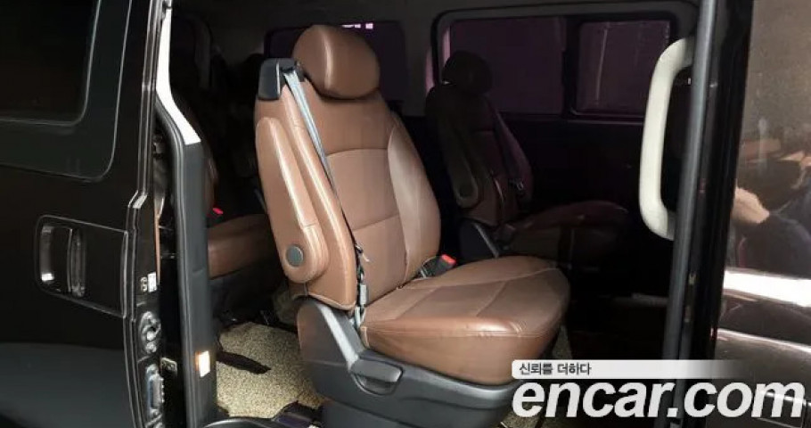 Hyundai Starex 