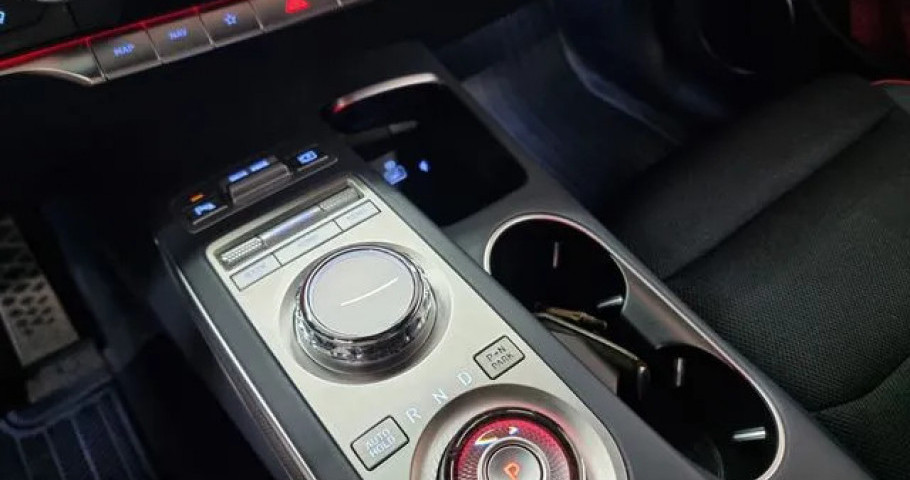 Genesis Gv70 