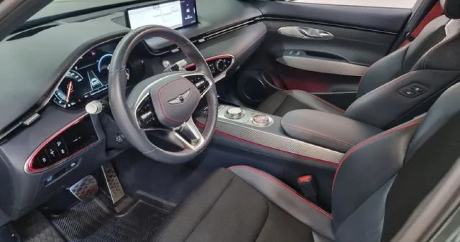 Genesis Gv70 