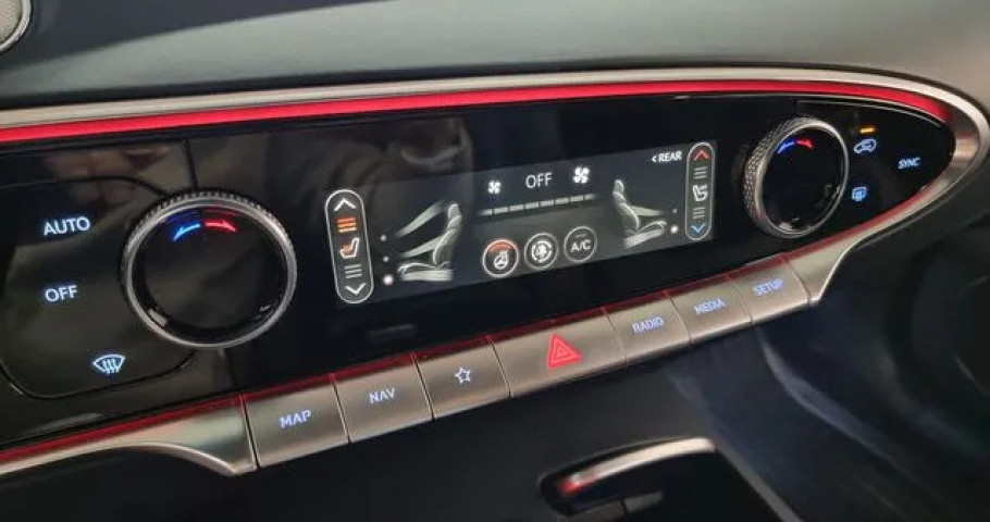Genesis Gv70 